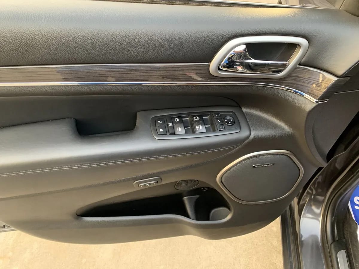 Jeep Grand Cherokee 5.7 Overland 4x4 At 5p año 2019