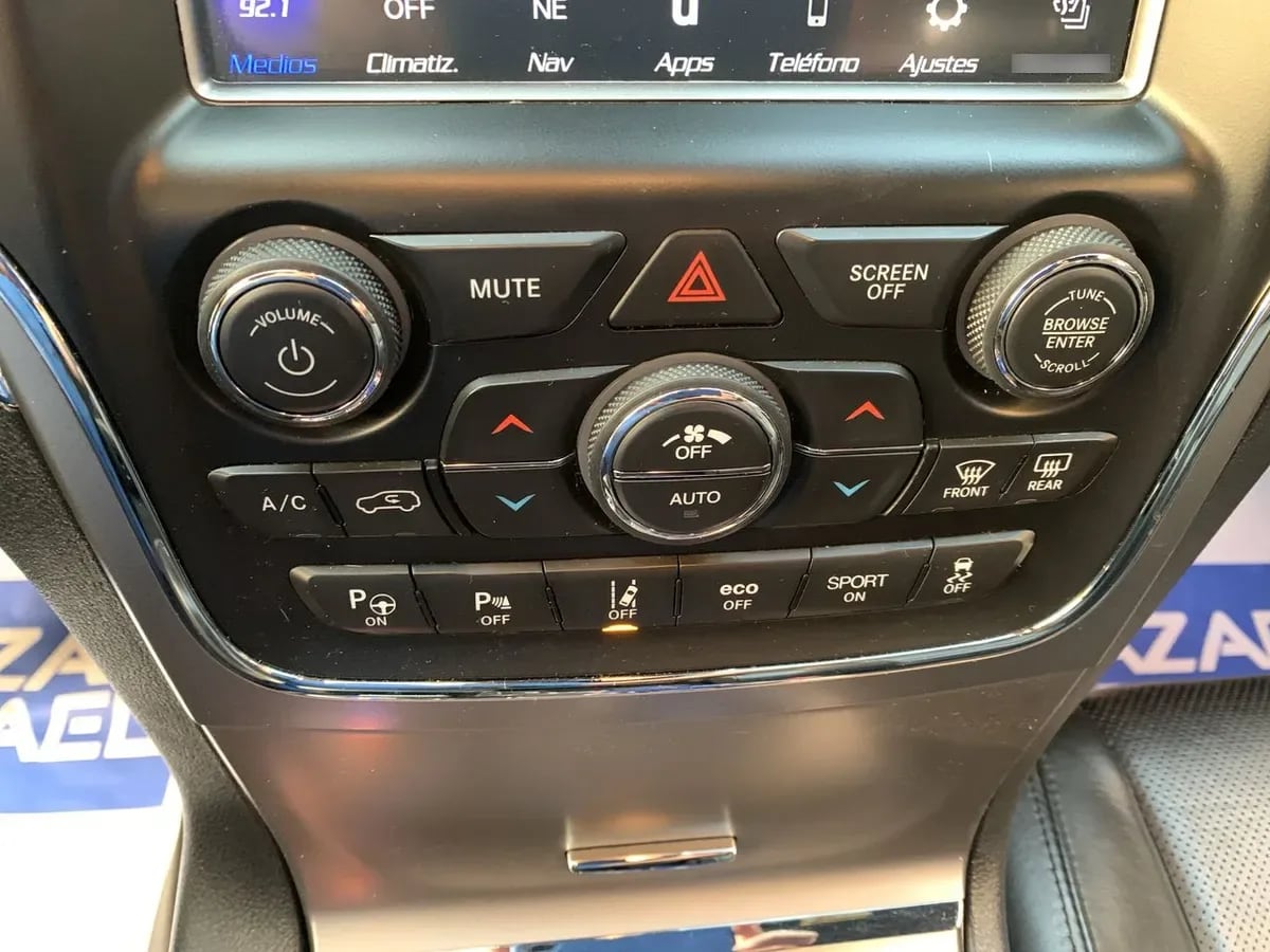 Jeep Grand Cherokee 5.7 Overland 4x4 At 5p año 2019