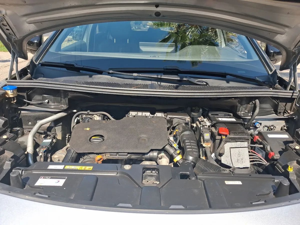 Peugeot 5008 1.5 Gt Bluehdi Diesel 4x2 130 Eat8 5p año 2021