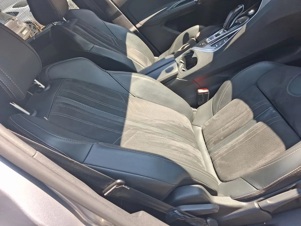 Peugeot 5008 1.5 Gt Bluehdi Diesel 4x2 130 Eat8 5p año 2021