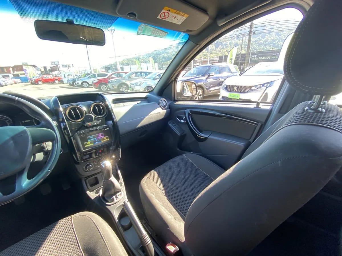 Renault Duster 1.6 Zen 4x2 5mt 5p año 2020