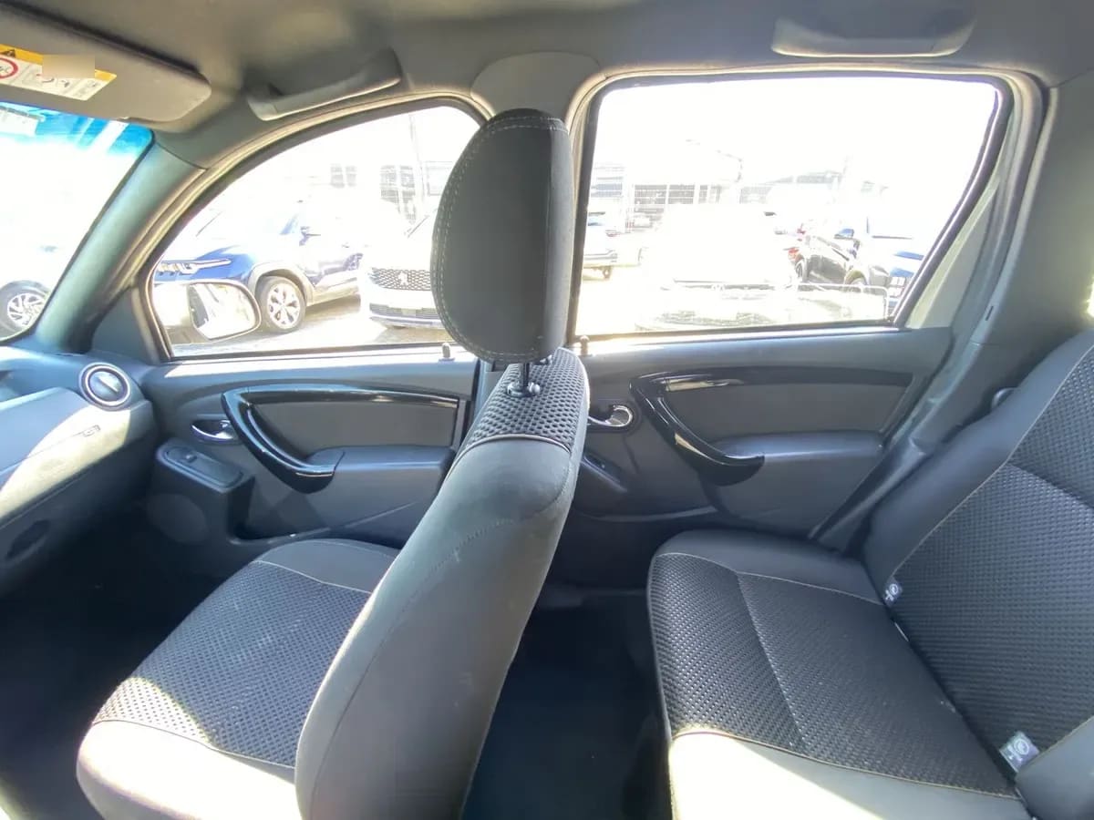 Renault Duster 1.6 Zen 4x2 5mt 5p año 2020