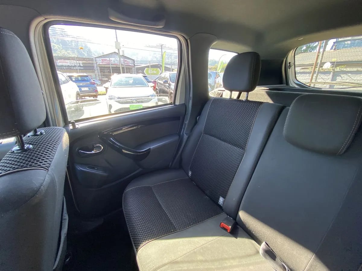 Renault Duster 1.6 Zen 4x2 5mt 5p año 2020