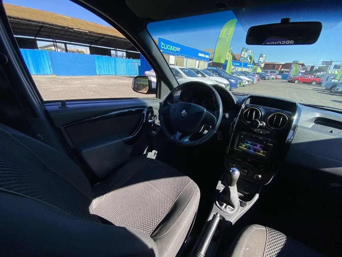Renault Duster 1.6 Zen 4x2 5mt 5p año 2020