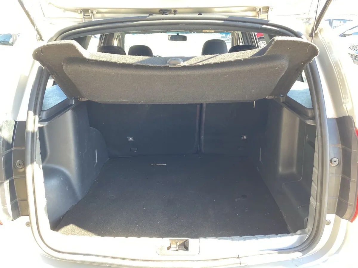 Renault Duster 1.6 Zen 4x2 5mt 5p año 2020