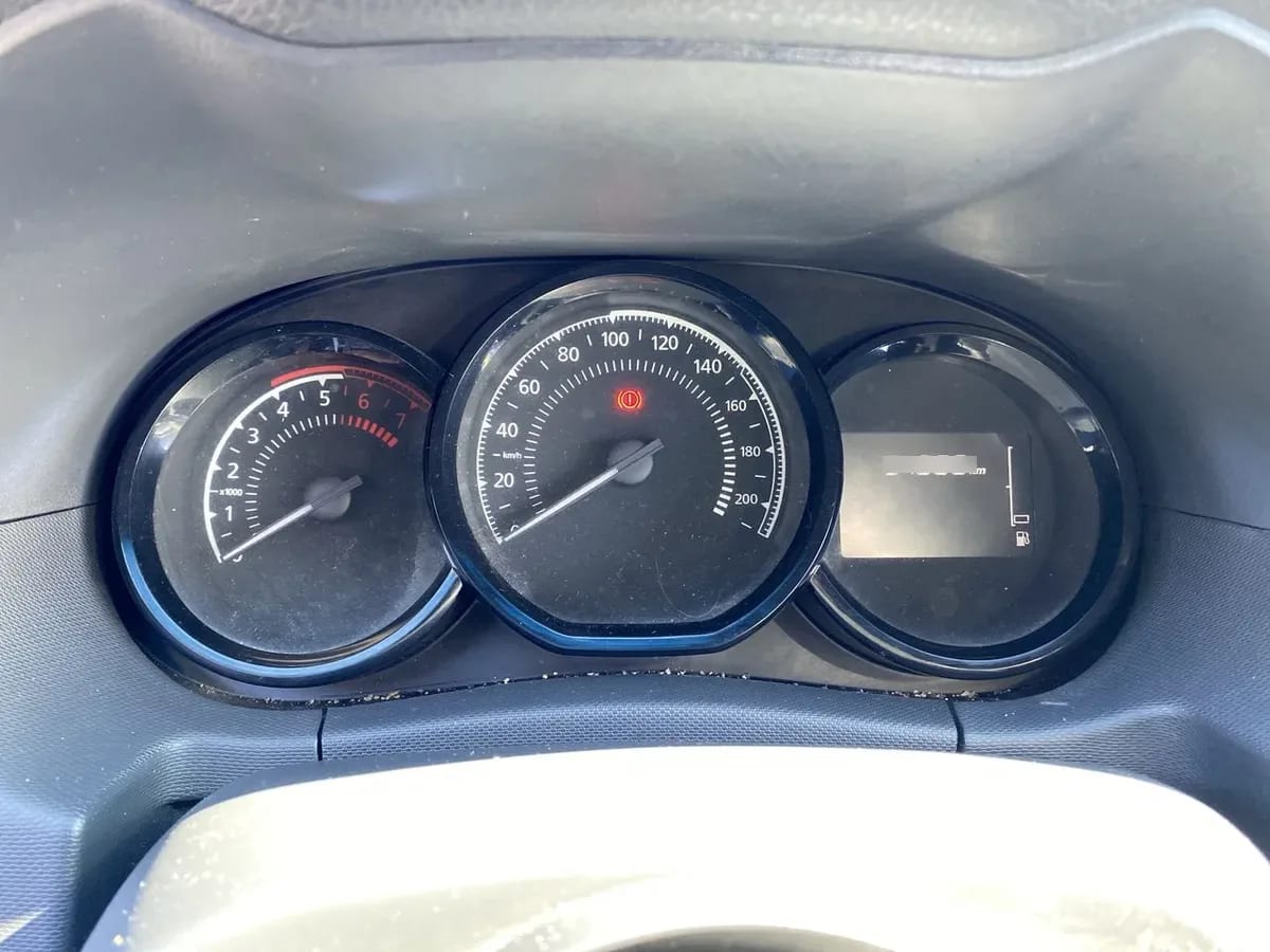 Renault Duster 1.6 Zen 4x2 5mt 5p año 2020
