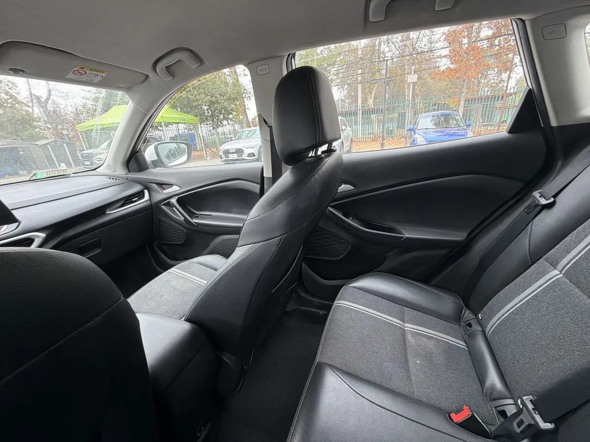 Chevrolet Tracker 1.2t Ltz Fwd At 5p año 2021