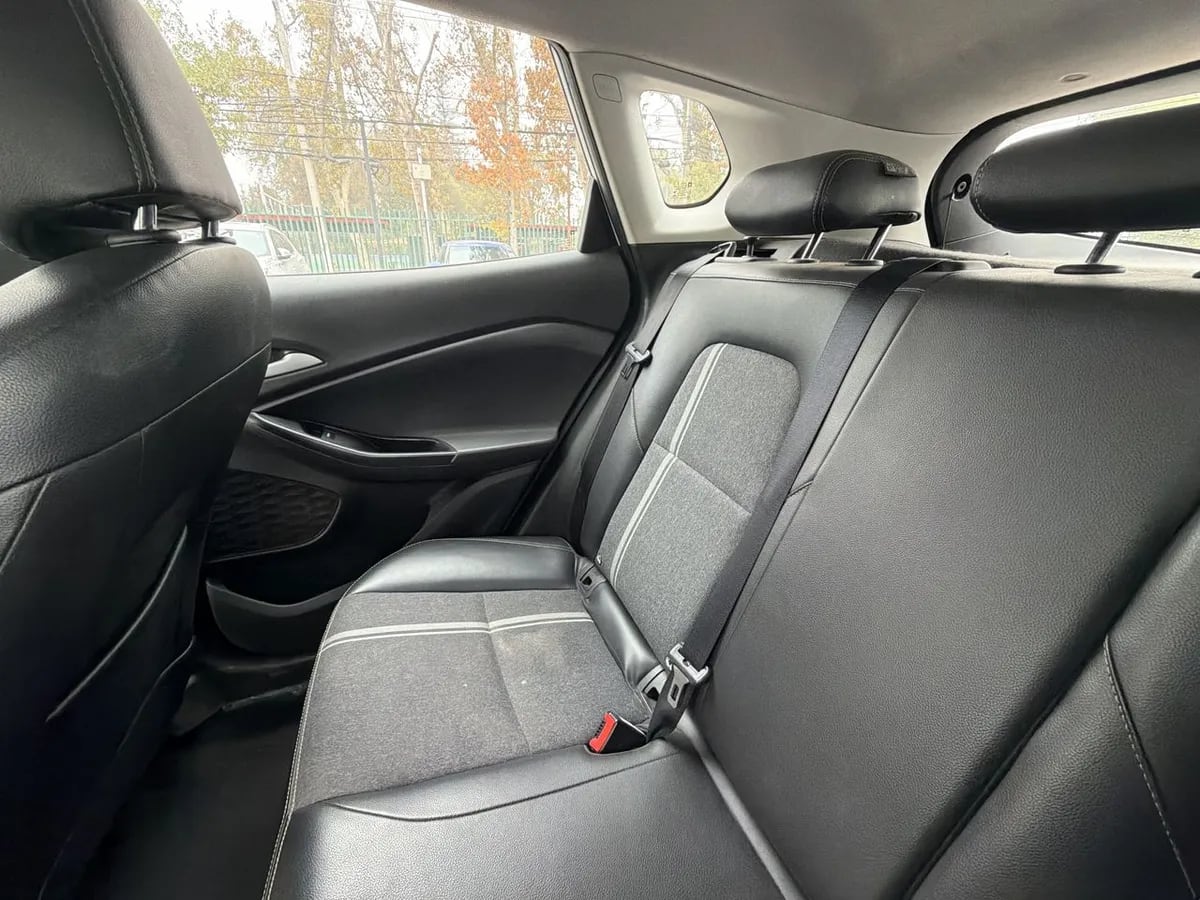 Chevrolet Tracker 1.2t Ltz Fwd At 5p año 2021