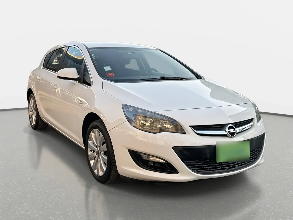 Opel Astra 1.4t Enjoy 4x2 Mt 5p año 2016