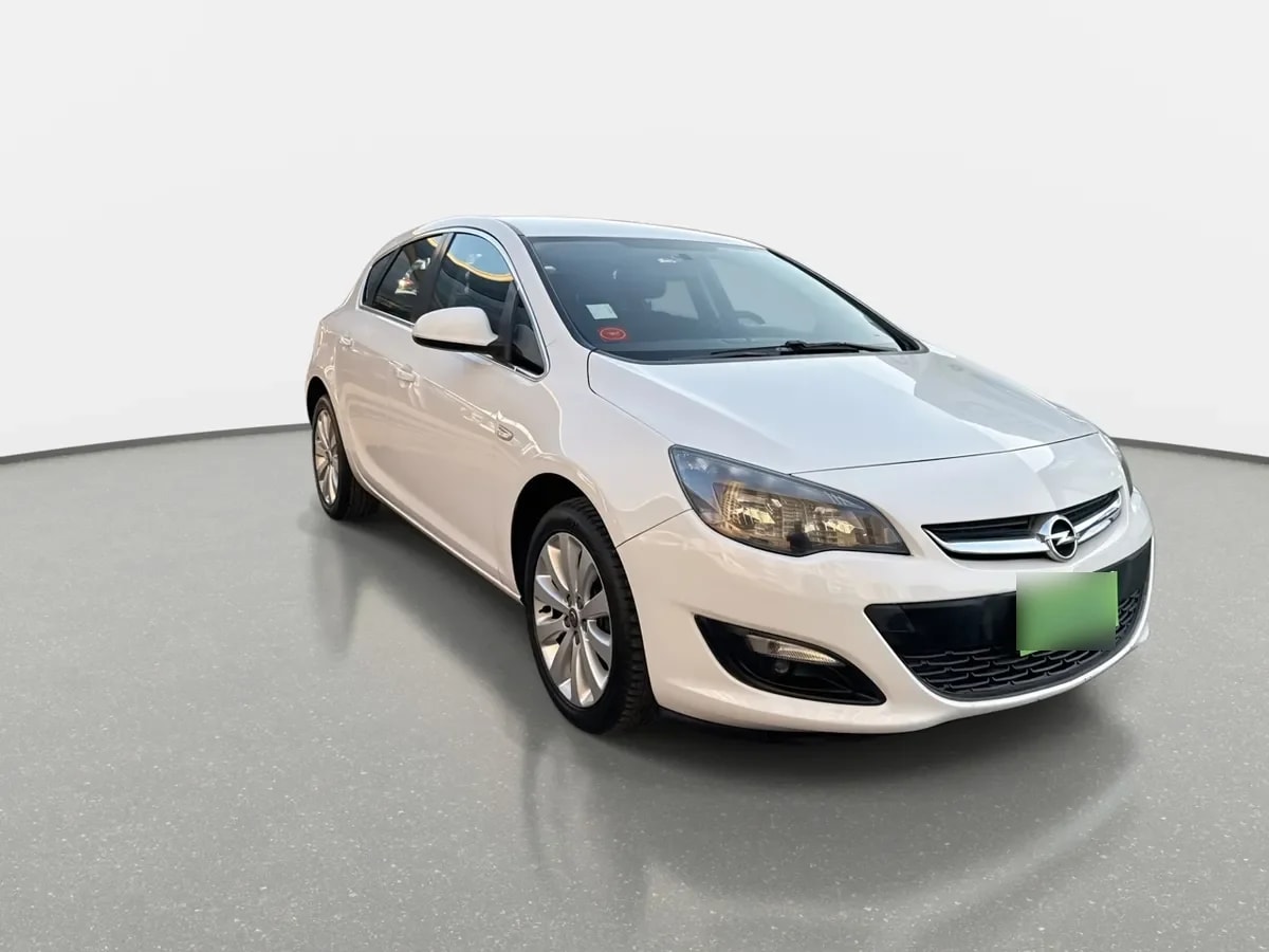 Opel Astra 1.4t Enjoy 4x2 Mt 5p año 2016
