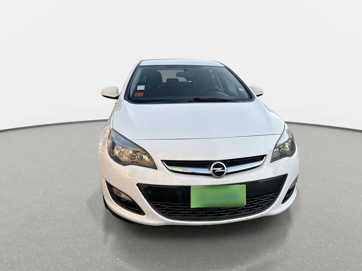 Opel Astra 1.4t Enjoy 4x2 Mt 5p año 2016