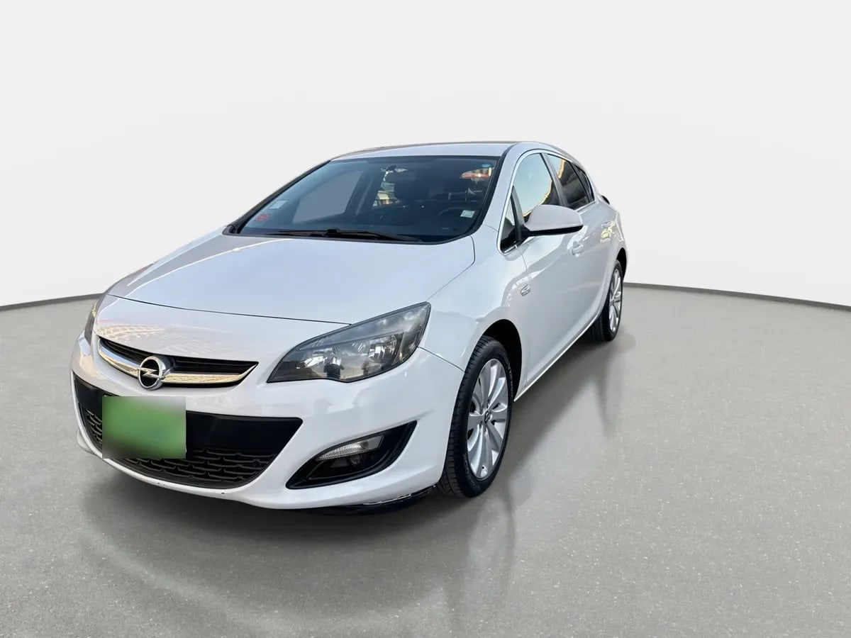 Opel Astra 1.4t Enjoy 4x2 Mt 5p año 2016