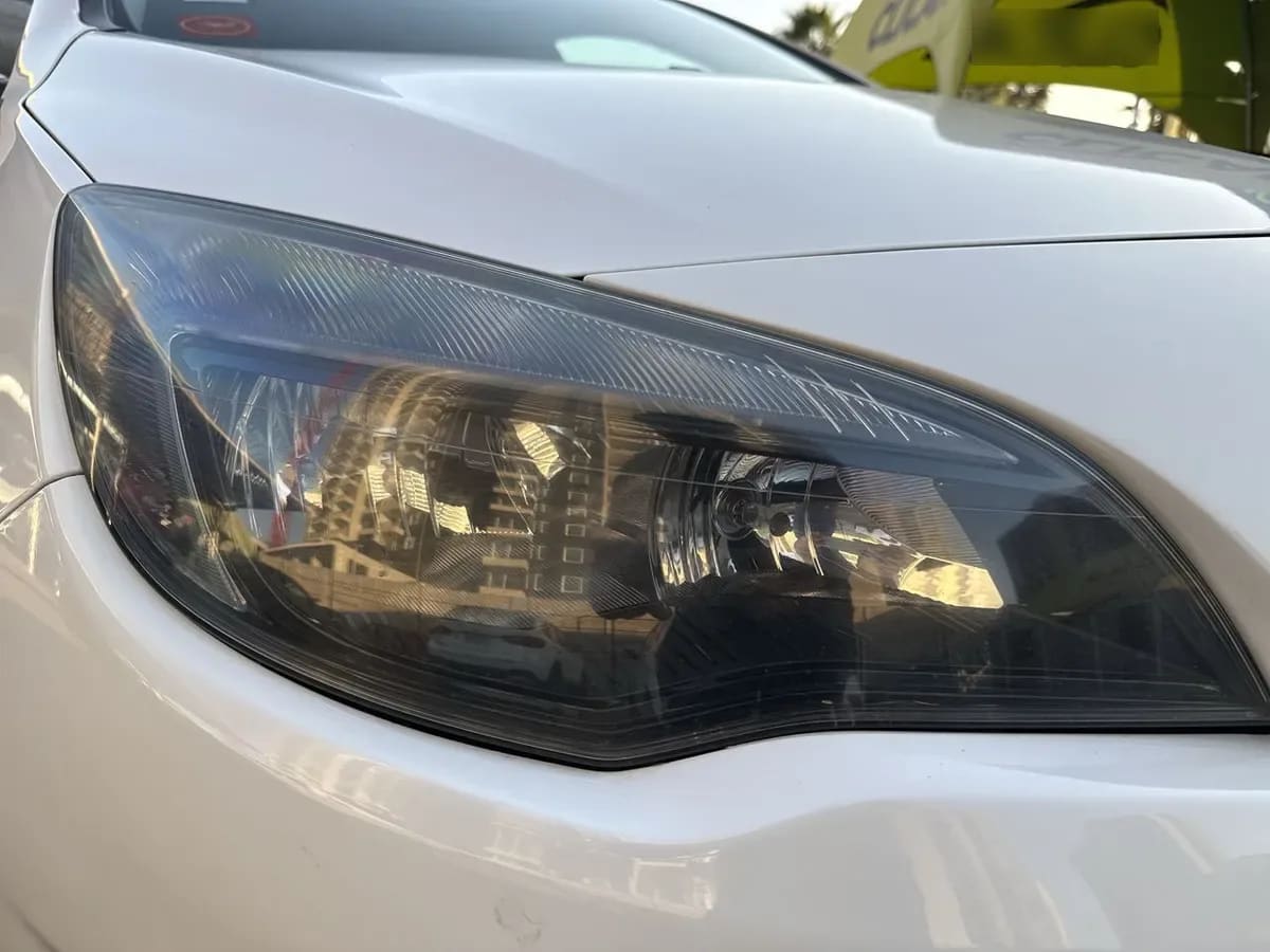 Opel Astra 1.4t Enjoy 4x2 Mt 5p año 2016
