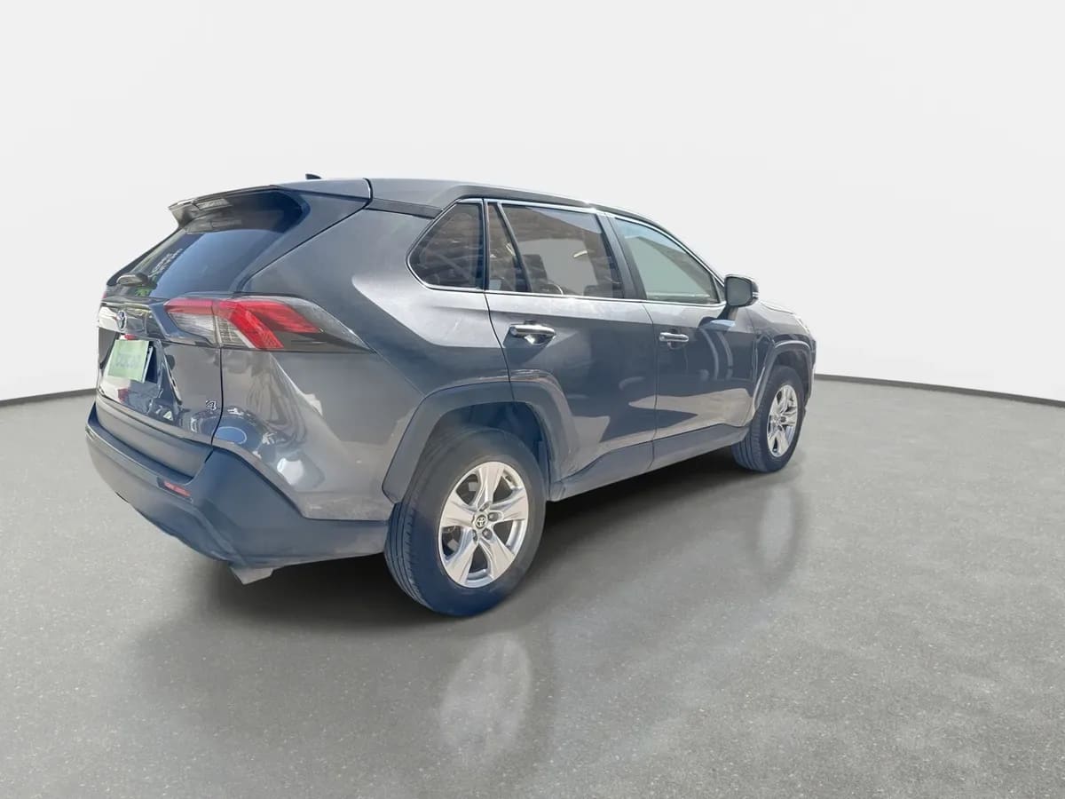 Toyota Rav 4 2.0 Le 4x2 Mt 5p año 2021