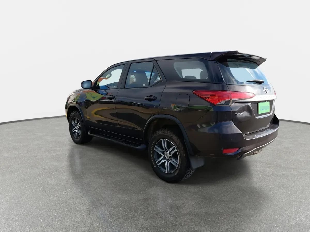 Toyota Fortunner 2.7 Sr5 4x2 At 5p año 2019