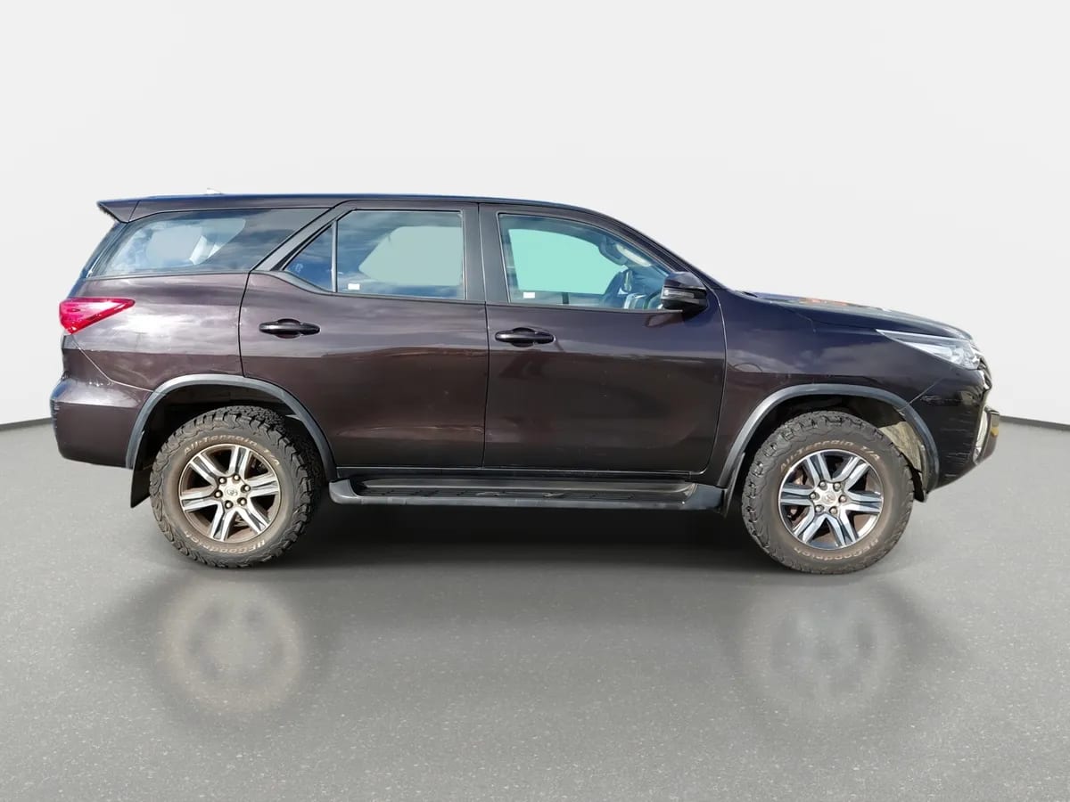Toyota Fortunner 2.7 Sr5 4x2 At 5p año 2019