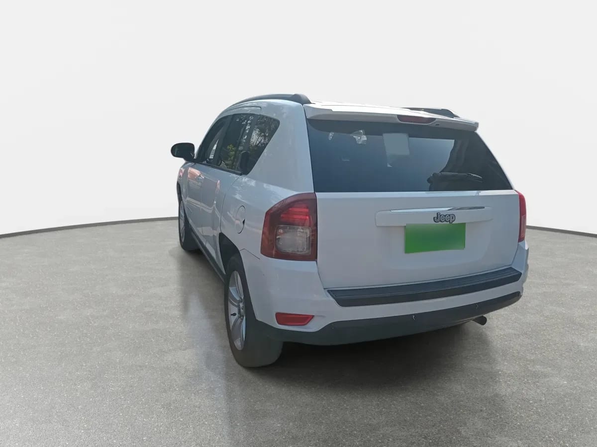 Jeep Compass 2.4 Sport 4x2 At 5p año 2017