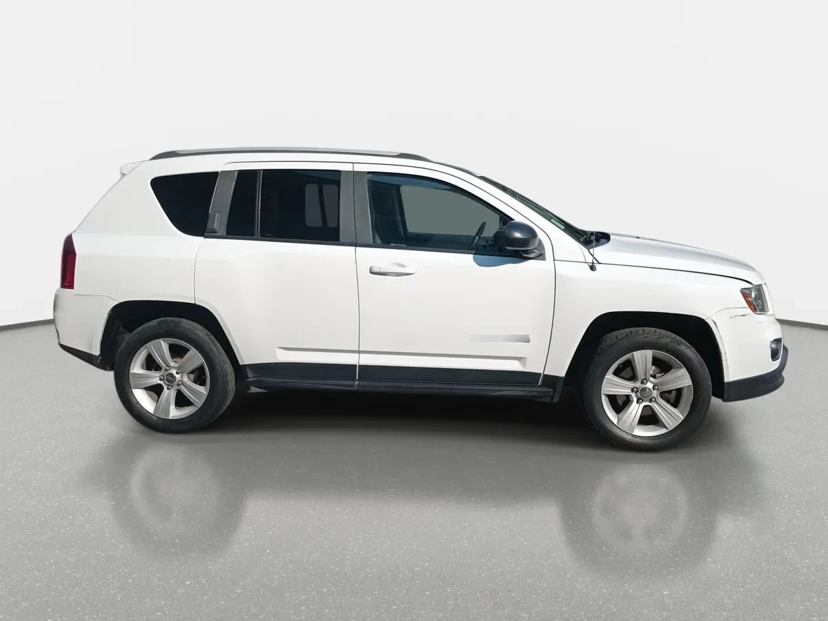 Jeep Compass 2.4 Sport 4x2 At 5p año 2017