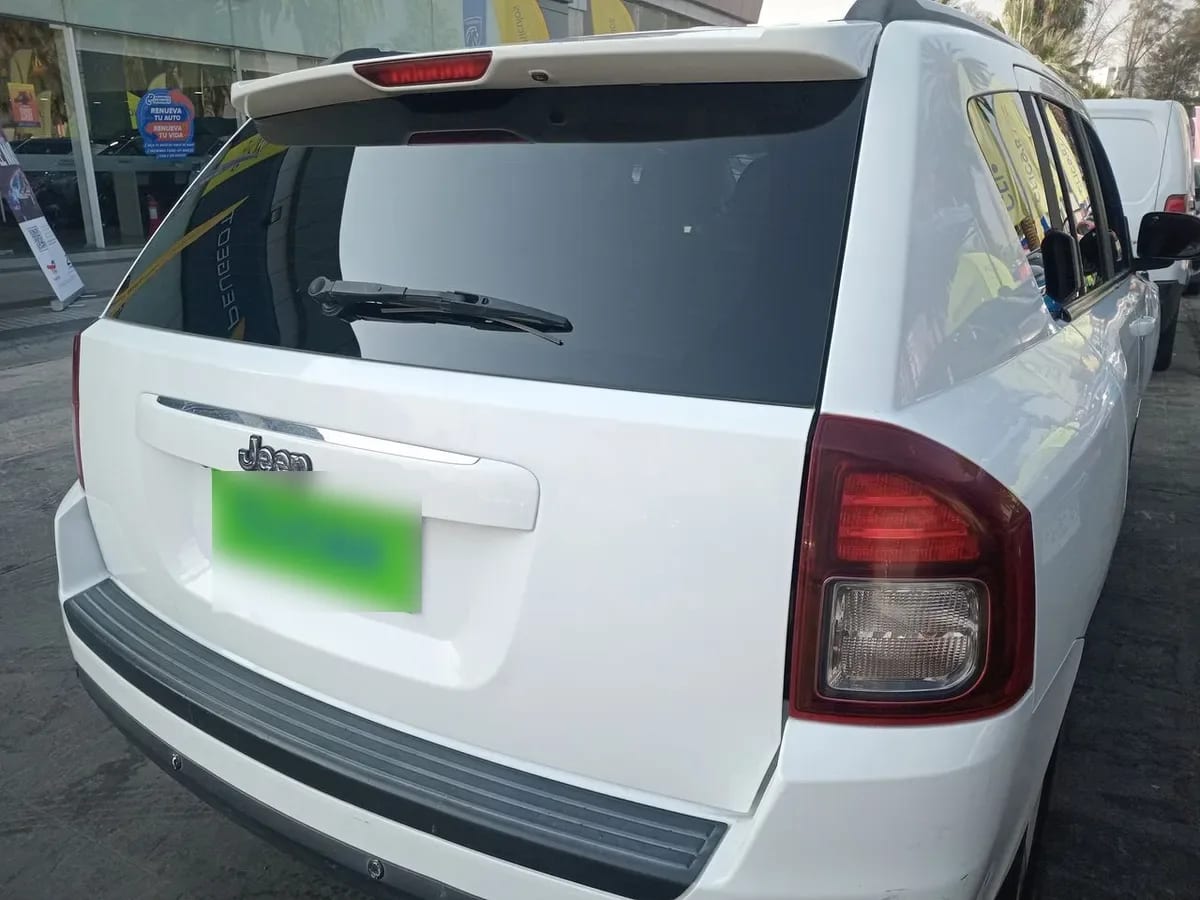 Jeep Compass 2.4 Sport 4x2 At 5p año 2017