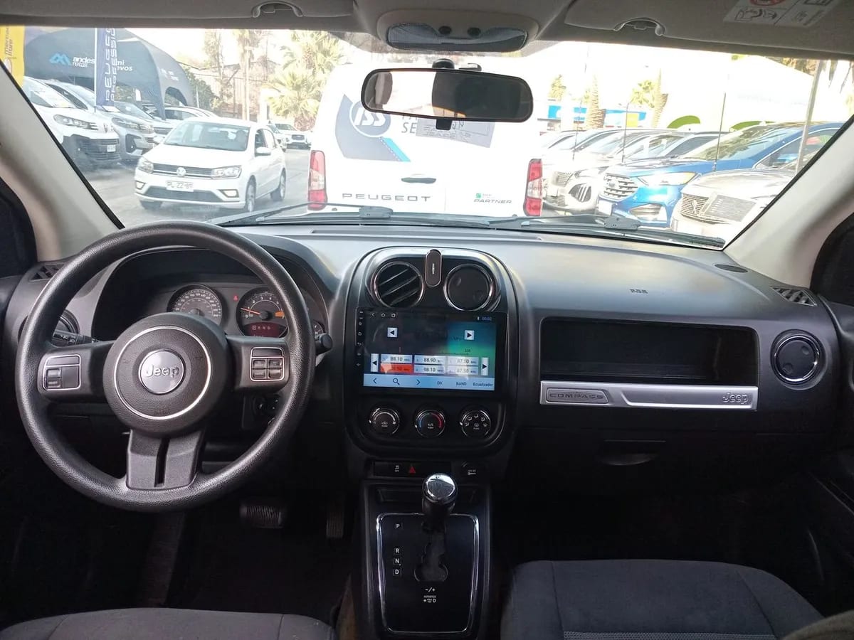 Jeep Compass 2.4 Sport 4x2 At 5p año 2017