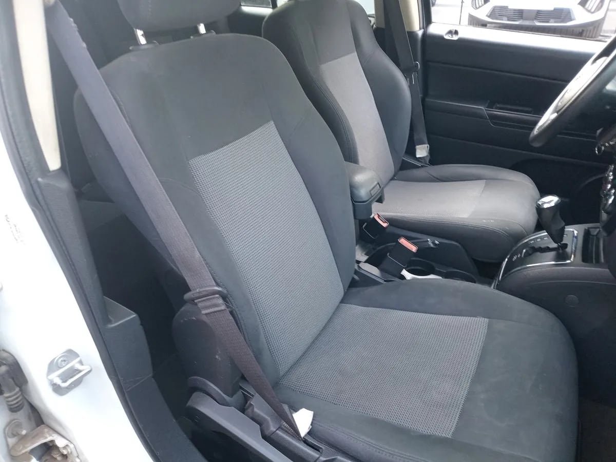 Jeep Compass 2.4 Sport 4x2 At 5p año 2017