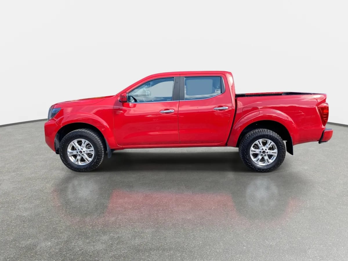 Nissan Navara 2.3d Xe Diesel 4x2 Dob.cab. Mt 4p año 2024