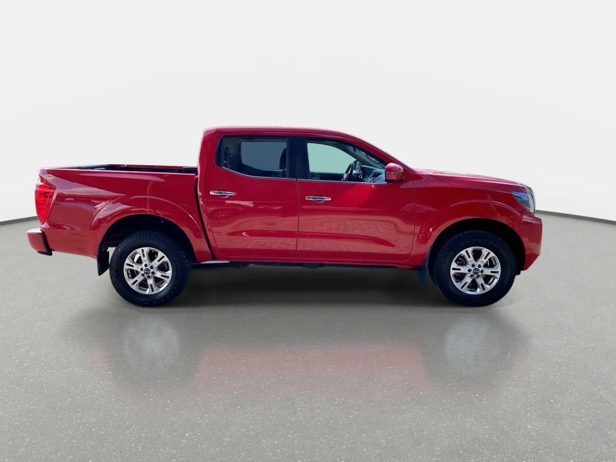 Nissan Navara 2.3d Xe Diesel 4x2 Dob.cab. Mt 4p año 2024