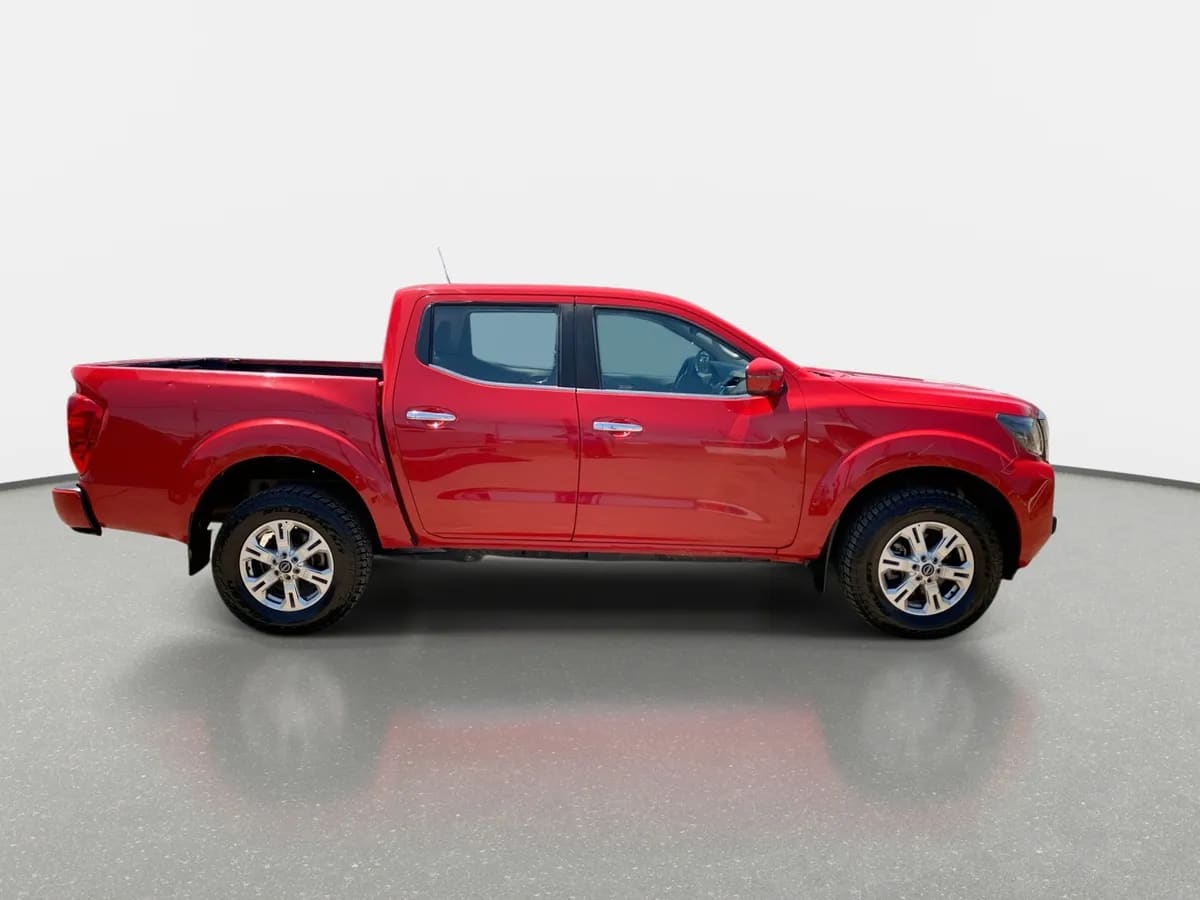 Nissan Navara 2.3d Xe Diesel 4x2 Dob.cab. Mt 4p año 2024