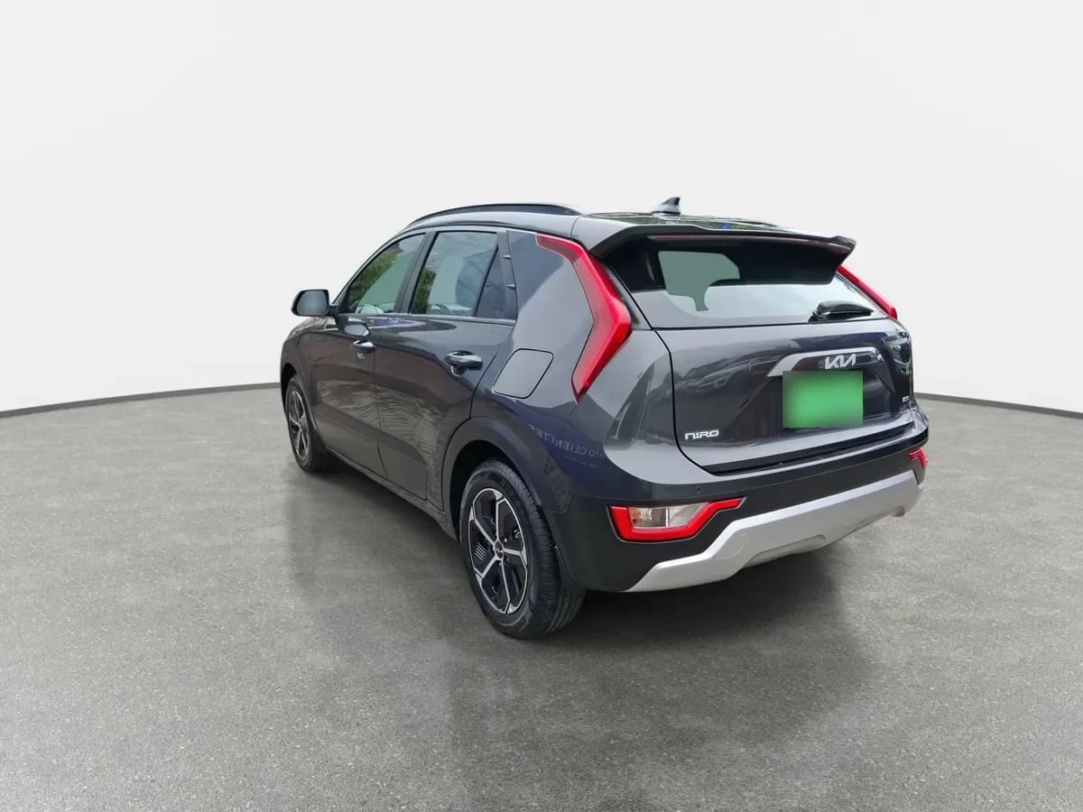 Kia Niro 1.6l Gdi Lx Hev Hybrid 4x2 6dct At 5p año 2023