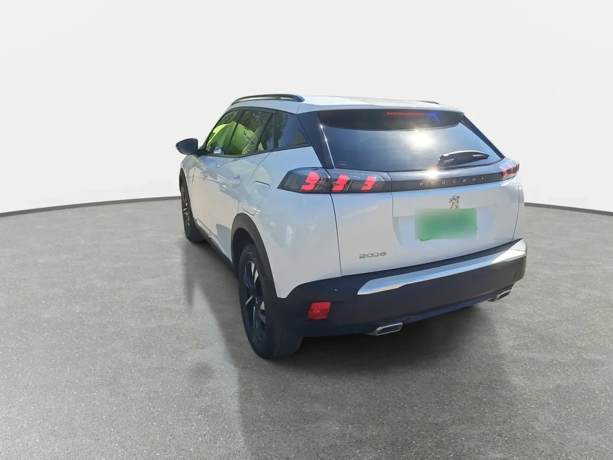 Peugeot 2008 1.2 Allure Pack Puretech 130hp 4x2 Mt 5p año 2024