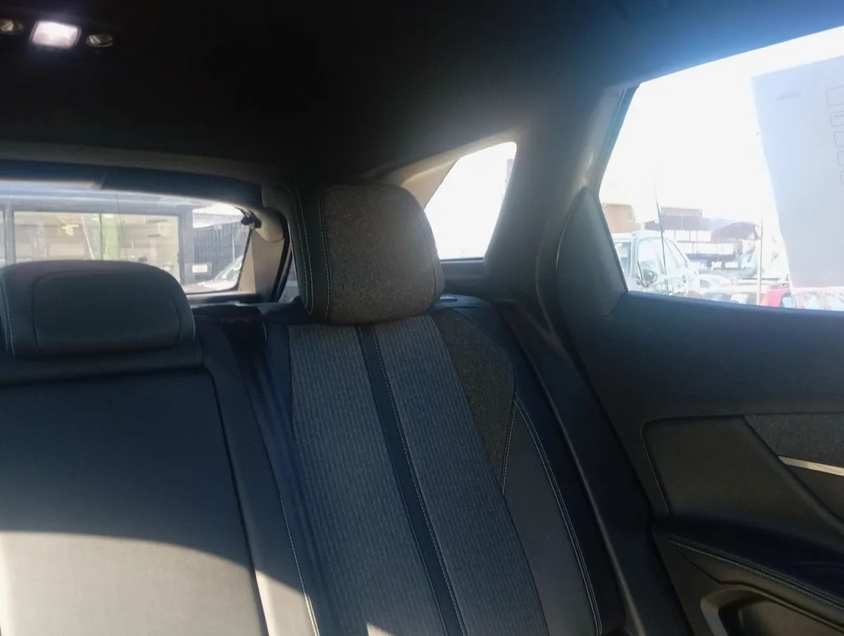 Peugeot 3008 1.5 Allure Pack Bluehdi 130 4x2 Eat8 5p año 2024