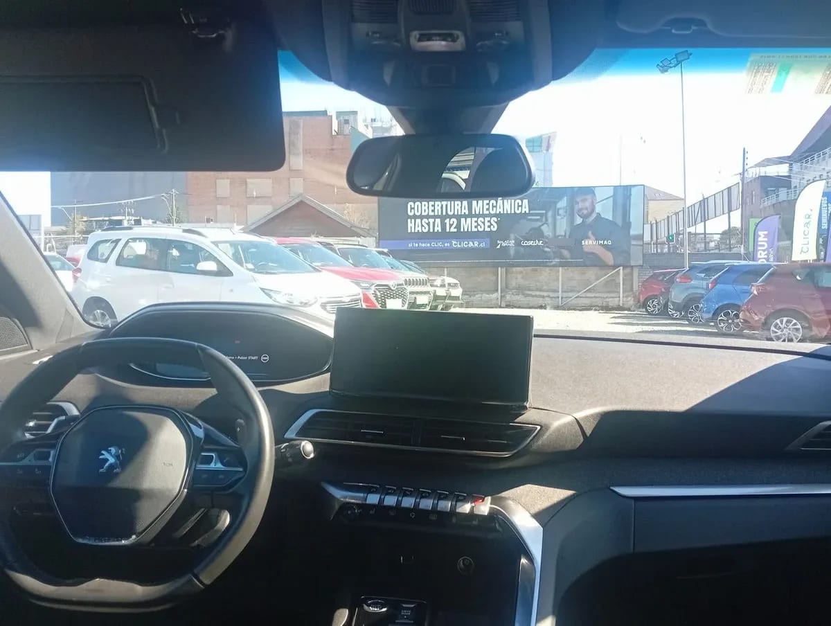 Peugeot 3008 1.5 Allure Pack Bluehdi 130 4x2 Eat8 5p año 2024