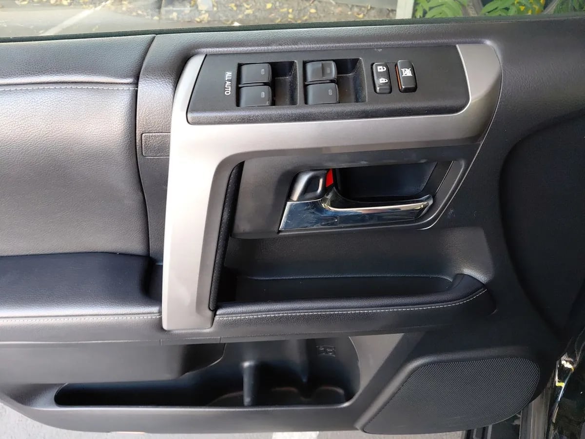 Toyota 4runner 4.0 Sr5 4x2 Control Volante Euro V At 5p año 2022