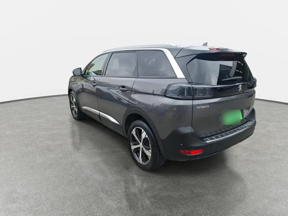 Peugeot 5008 1.5 Allure Pack Bluehdi 130 4x2 Eat8 5p año 2024