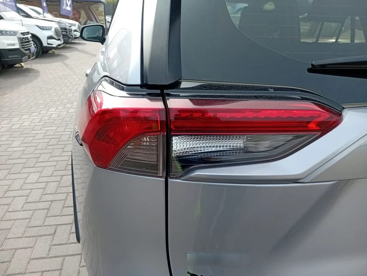 Toyota Rav 4 2.0 Le 4x2 Cvt At 5p año 2022