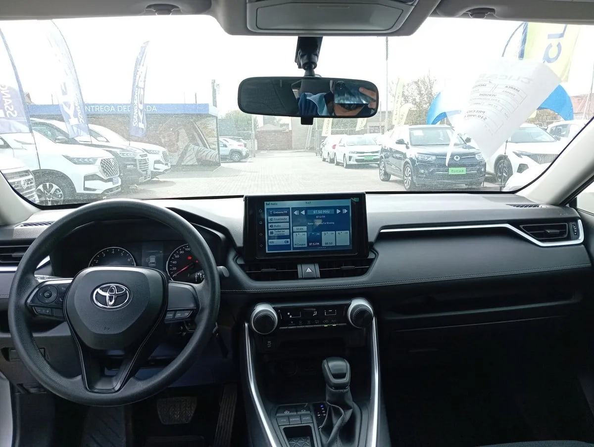 Toyota Rav 4 2.0 Le 4x2 Cvt At 5p año 2022
