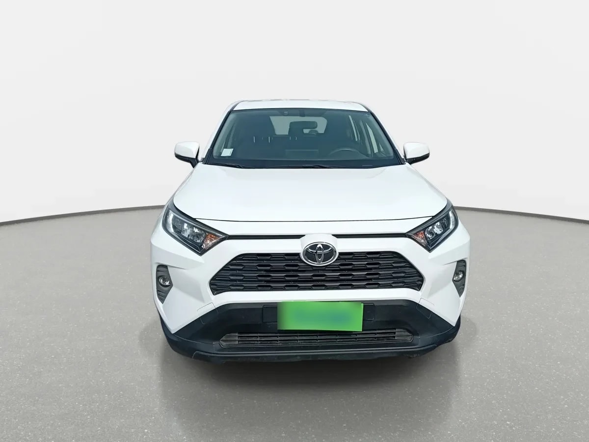 Toyota Rav 4 2.0 Le 4x2 Mt 5p año 2020