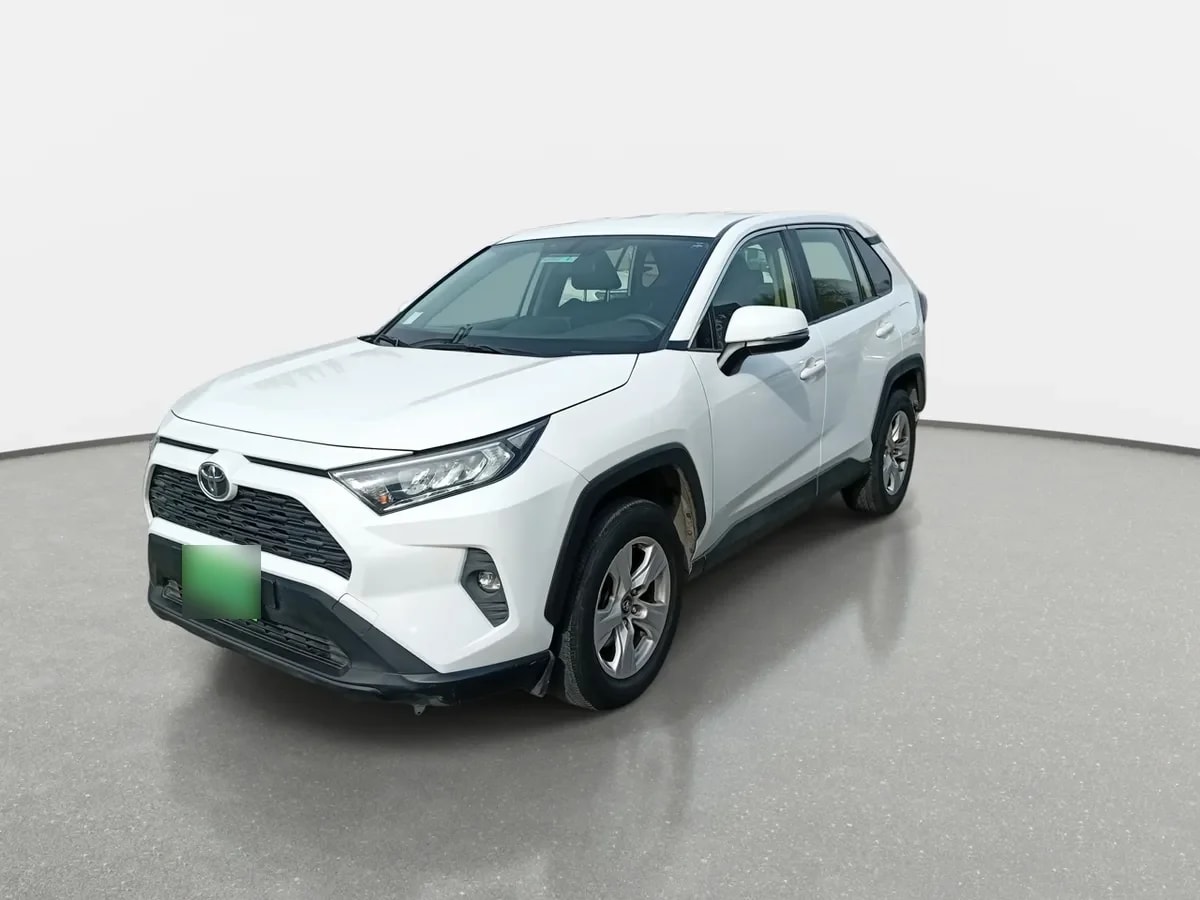 Toyota Rav 4 2.0 Le 4x2 Mt 5p año 2020