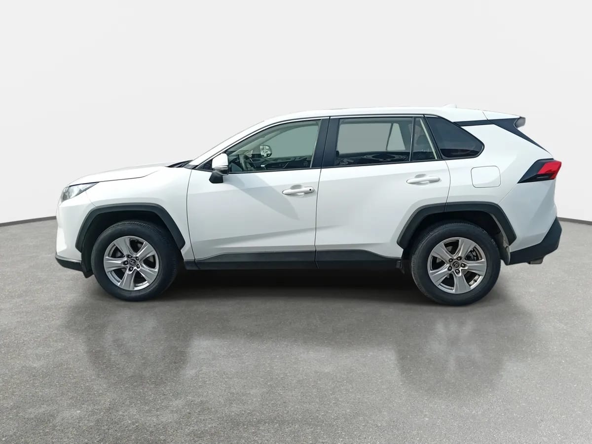 Toyota Rav 4 2.0 Le 4x2 Mt 5p año 2020