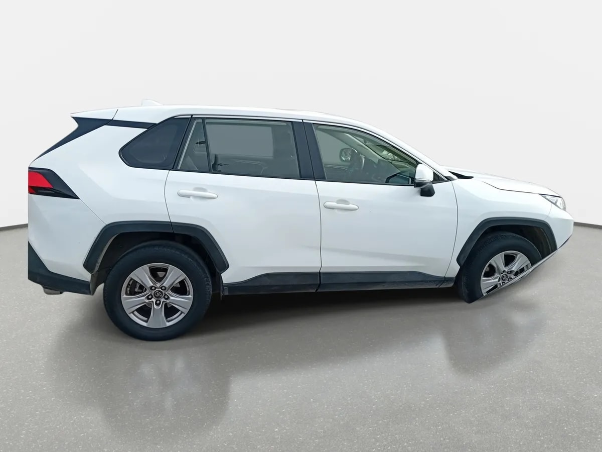 Toyota Rav 4 2.0 Le 4x2 Mt 5p año 2020