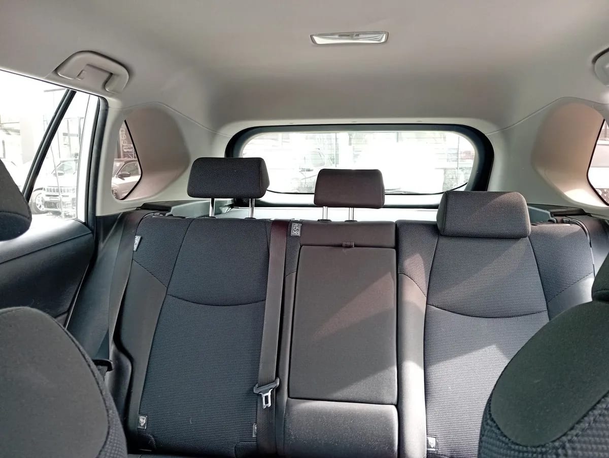 Toyota Rav 4 2.0 Le 4x2 Mt 5p año 2020