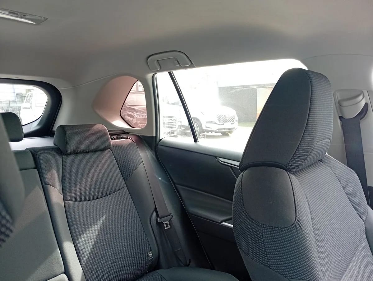 Toyota Rav 4 2.0 Le 4x2 Mt 5p año 2020