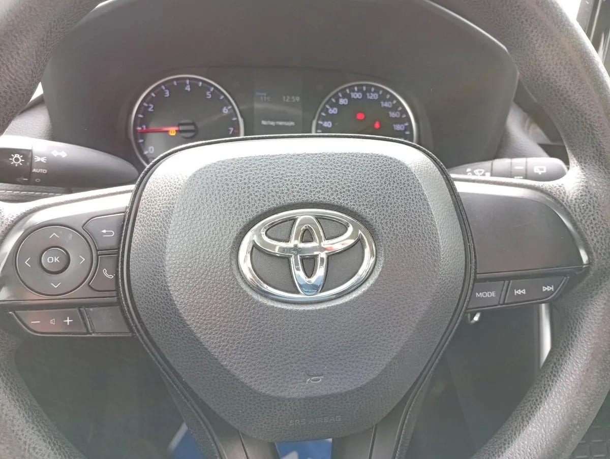 Toyota Rav 4 2.0 Le 4x2 Mt 5p año 2020