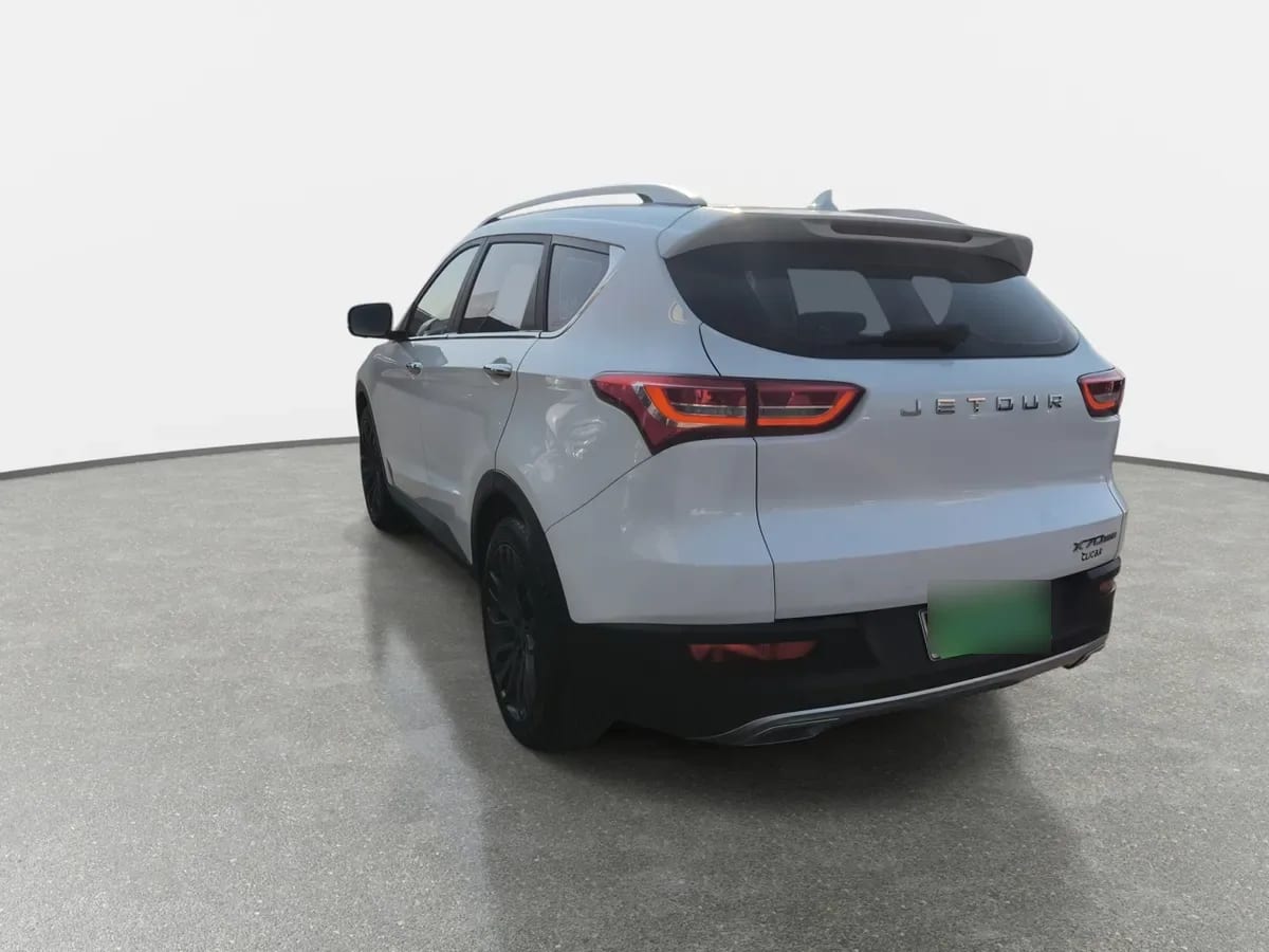 Jetour X70 1.5t Plus 4x2 At 5p año 2022