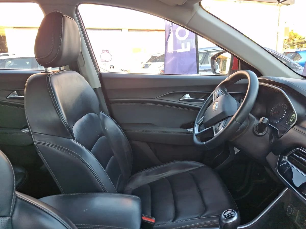 JAC Js8 1.5 Luxury Se 4x2 6mt 5p año 2024