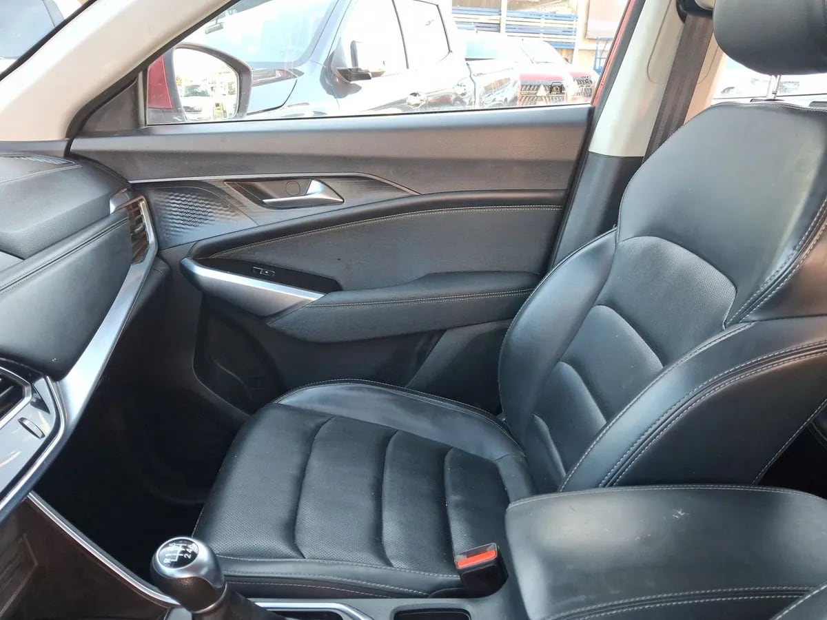 JAC Js8 1.5 Luxury Se 4x2 6mt 5p año 2024