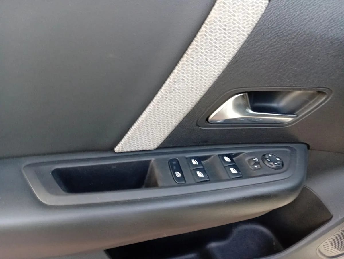 Citroen C4 1.2 Shine Puretech 4x2 130 Ss Eat8 At 5p año 2022