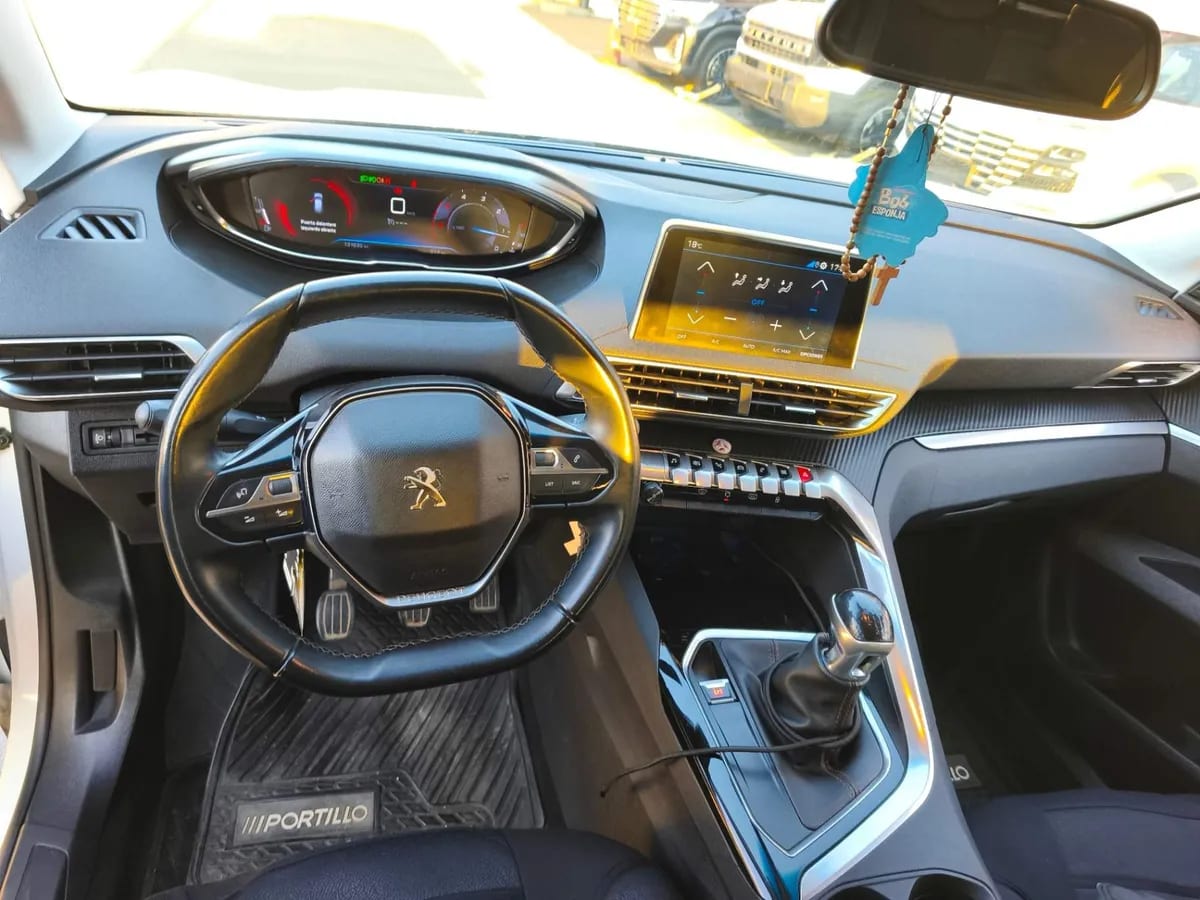 Peugeot 3008 1.5 Active Bluehdi 4x2 130 Mt6 5p año 2020