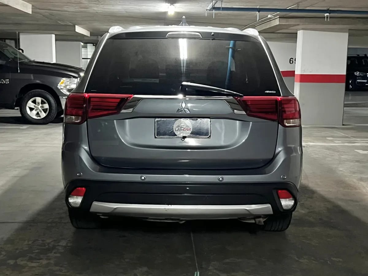 Mitsubishi Outlander 2.0 Phev At 4x4 Hibrido año 2019