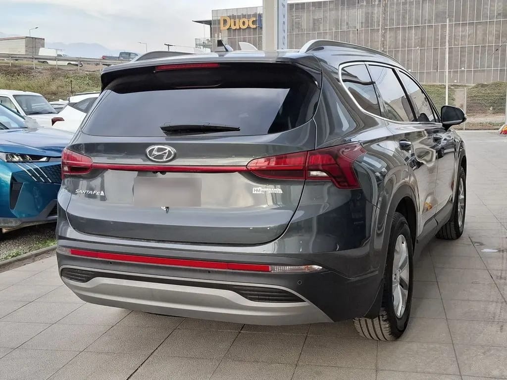 Hyundai Santa Fe 2.5 At año 2023